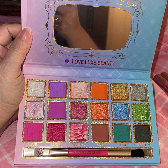 🎈SALE🎈🎀#34.MAKEUP BUNDLE🎀 - Picture 3 of 10